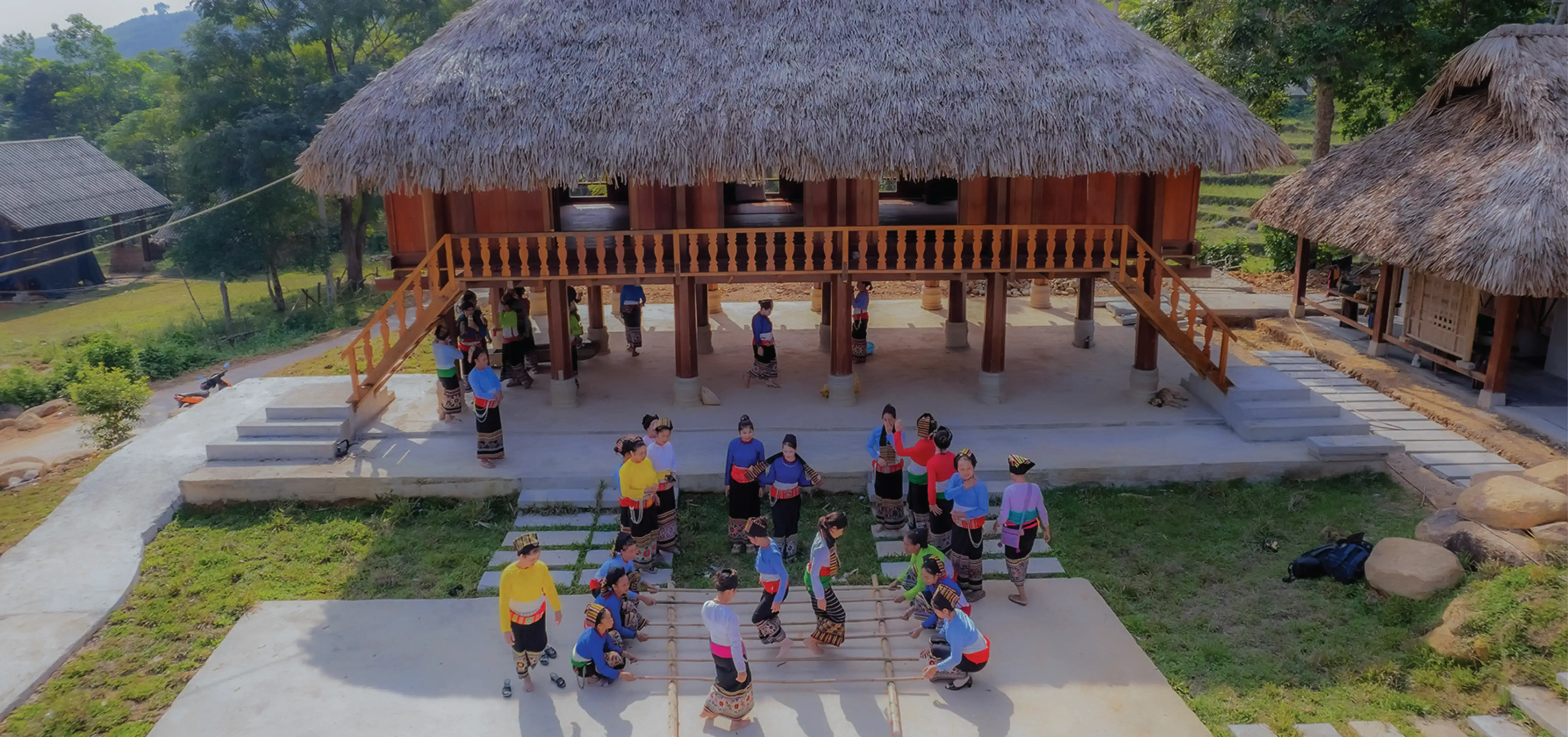 Tân Hùng - bản Thái giữa trời mây đại ngàn - Tân Hùng Village